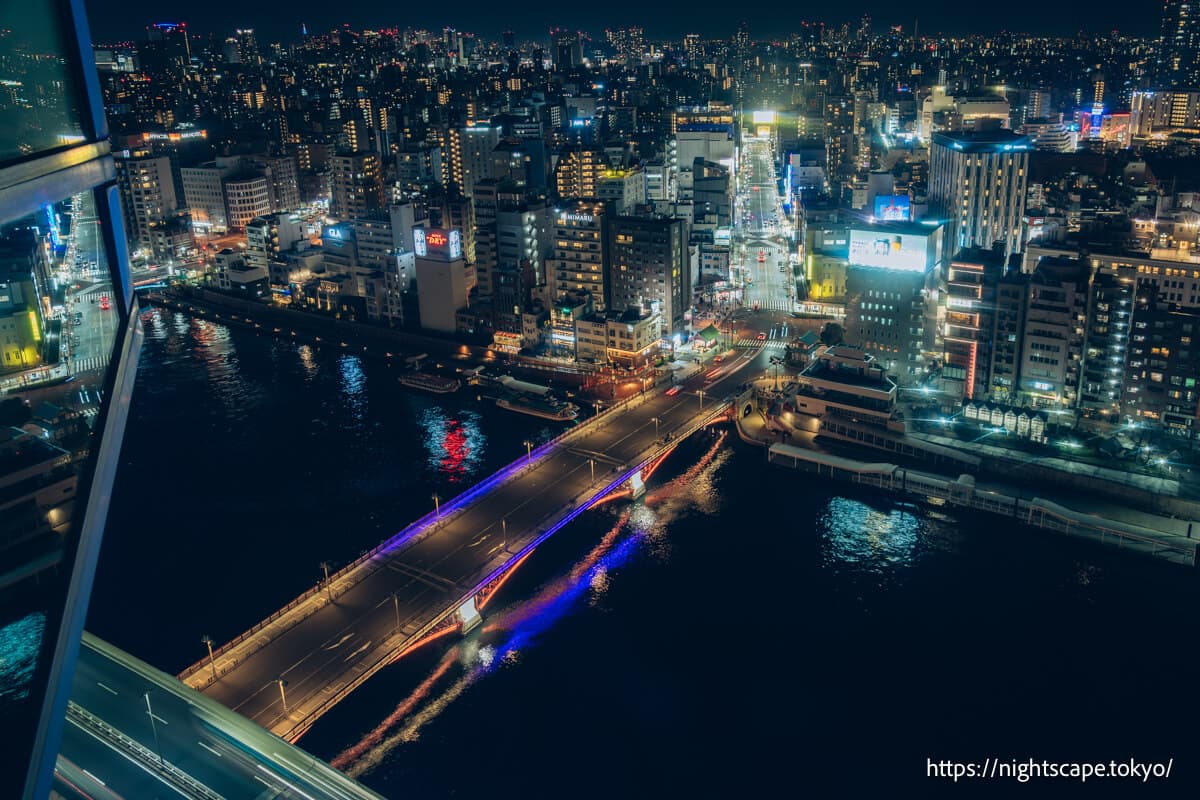 灯火通明的驹形桥