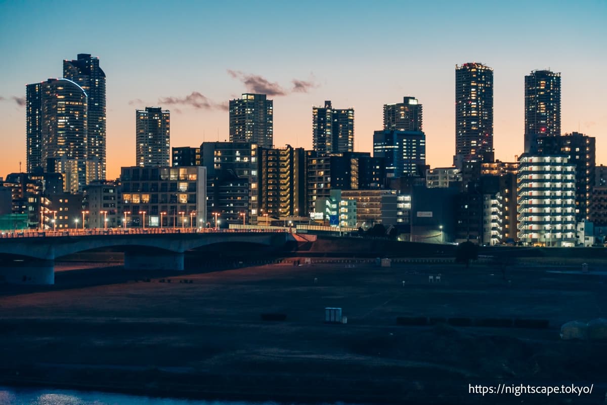 武蔵小杉方向的建筑夜景