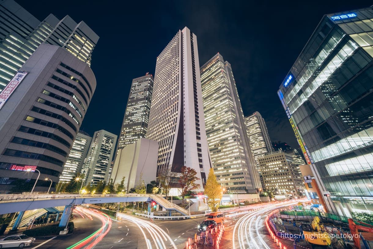 新都心人行天桥的夜景
