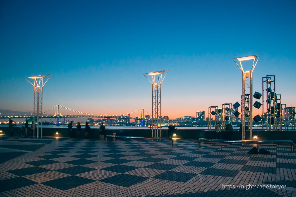 Atmosphere on the outdoor deck of Harumi Pier