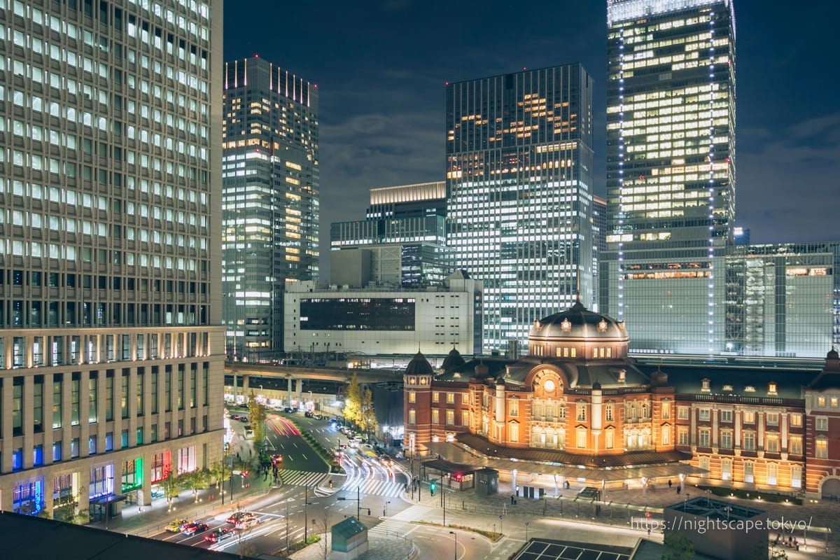 Night view of Tokyo Station from the observation floor of Shin-Marunouchi Building