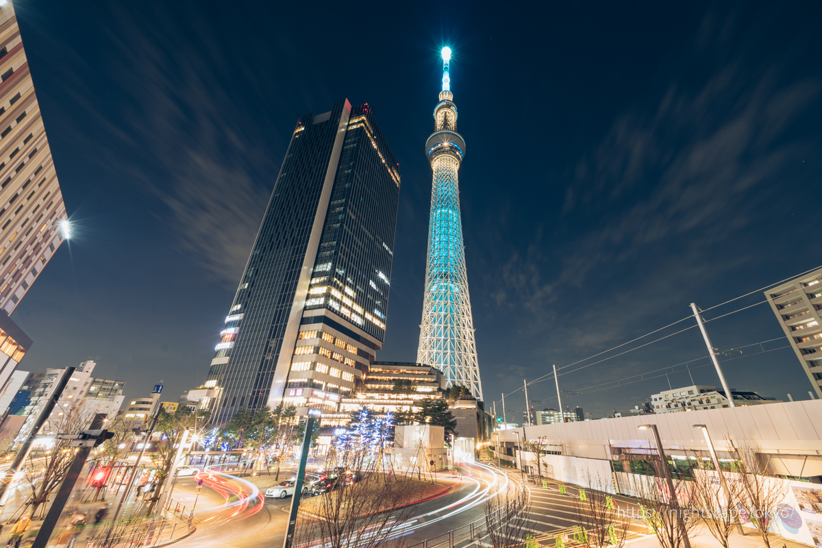 Night view of the Skytree bicycle parking rooftop plaza.