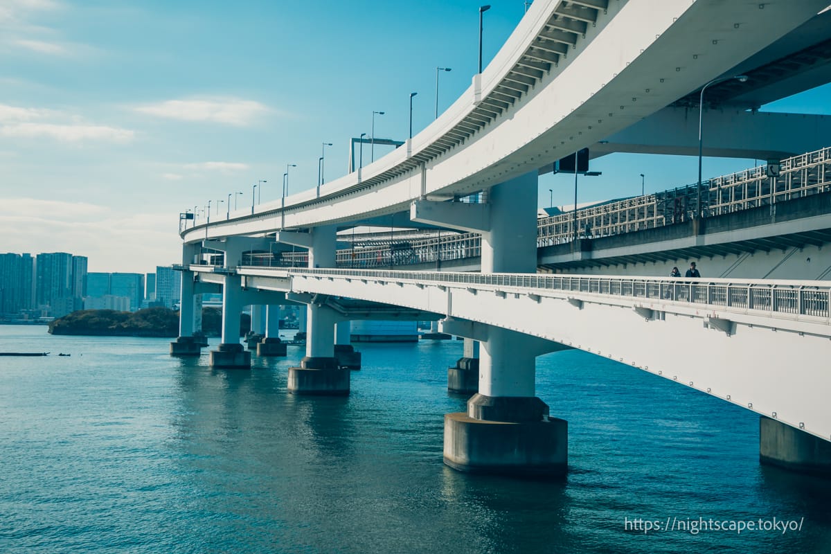 Rainbow Bridge promenade (North Route)