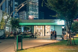 Starbucks in Miyashita Park.