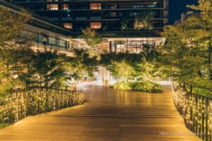 Free deck with good foot lamps and illuminated atmosphere.