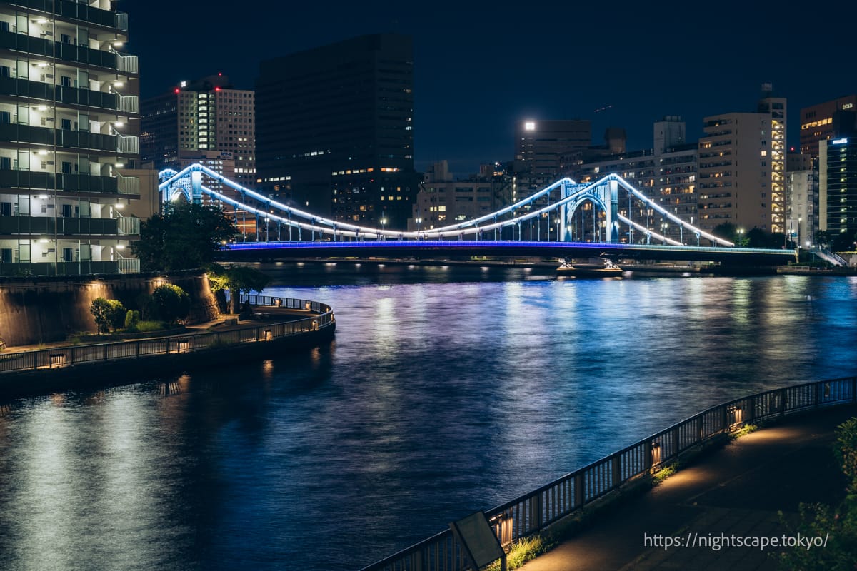 Illuminated Kiyosu Bridge viewed from Mannen Bridge.