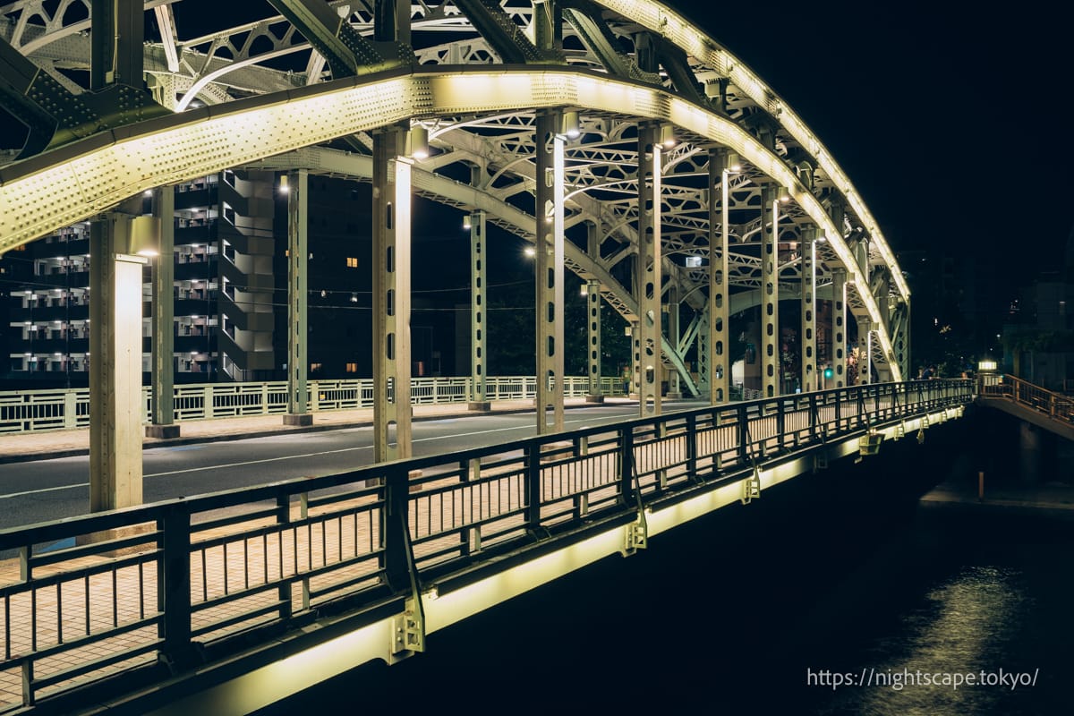 Mannen Bridge glows white when lit up.