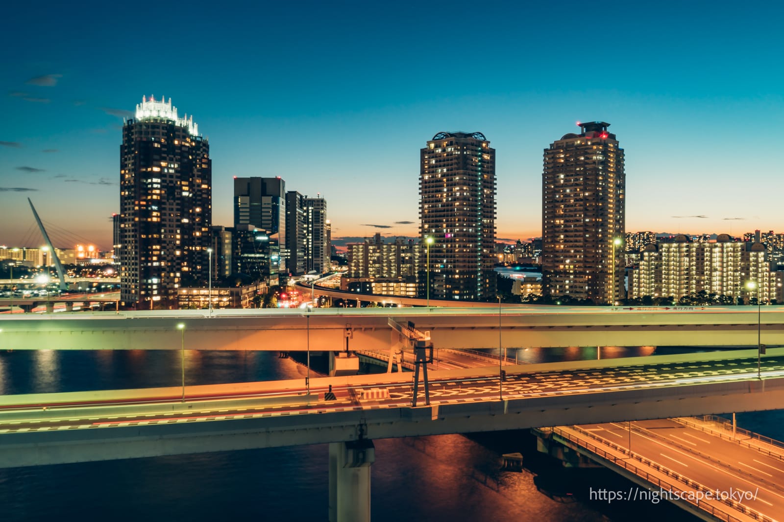 Tower condominium complexes in the Odaiba area.