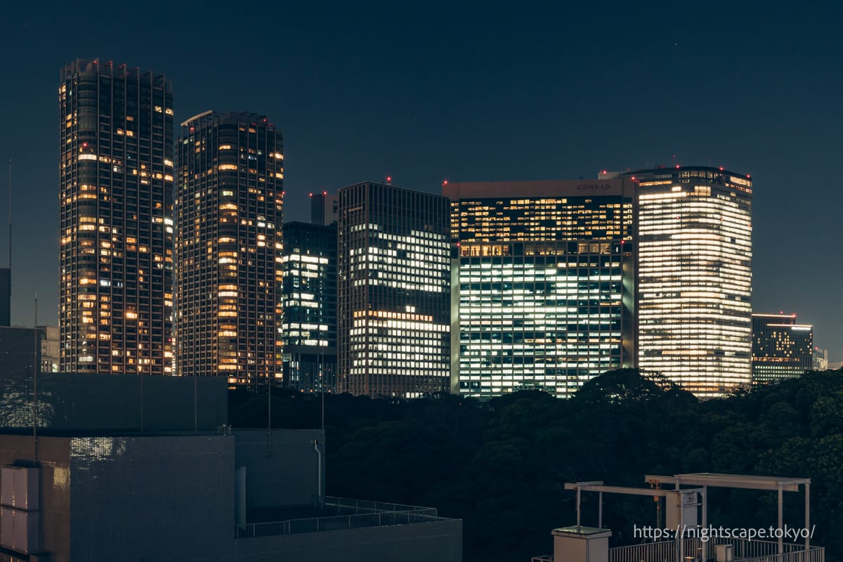 Night view of buildings in the direction of Hamamatsucho