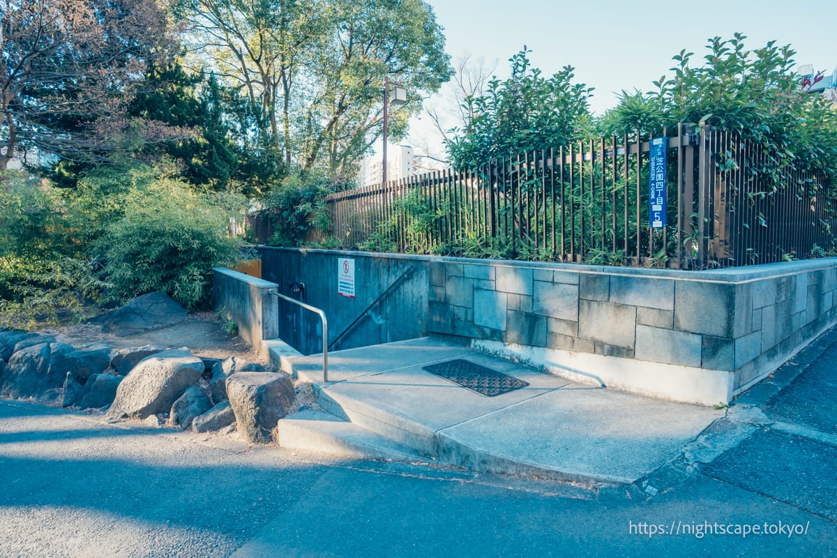 Atmosphere at the entrance and exit of the Tokyo Tower underground car park.