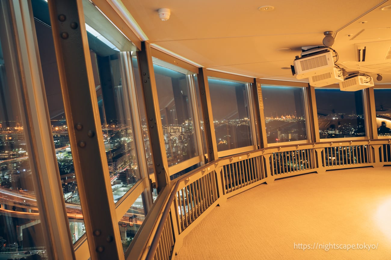 Atmosphere of the Yokohama Marine Tower Observation Deck