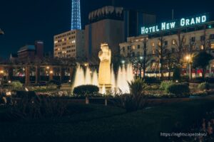 The fountain in Yamashita Park being lit up