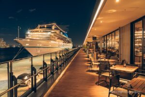 Yokohama Hammerhead's outdoor terrace and luxury cruise ship