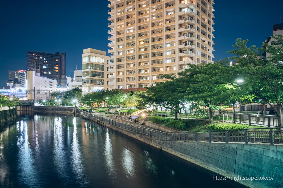 Atmosphere of Gotanda Fureai Waterfront Plaza