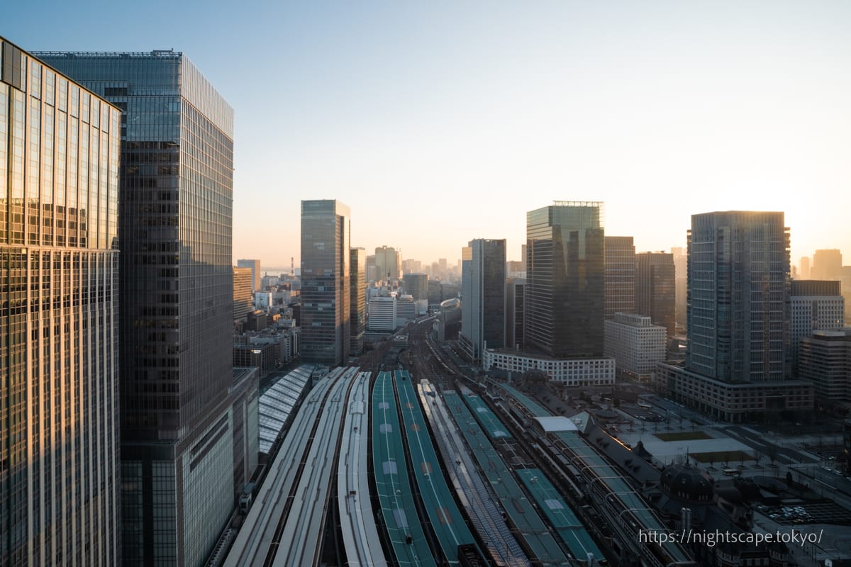 해가 지기 직전의 도쿄역 모습