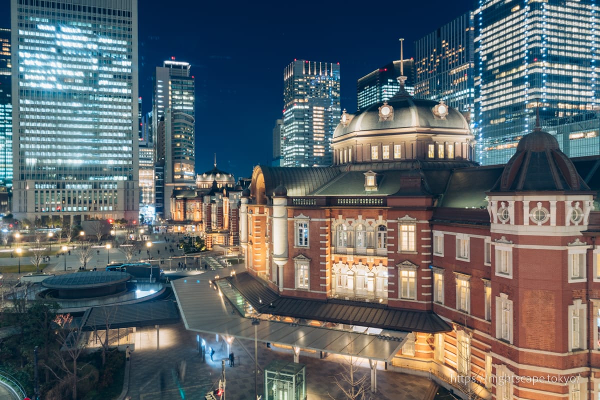 從舊東京中央郵政局看到的東京車站