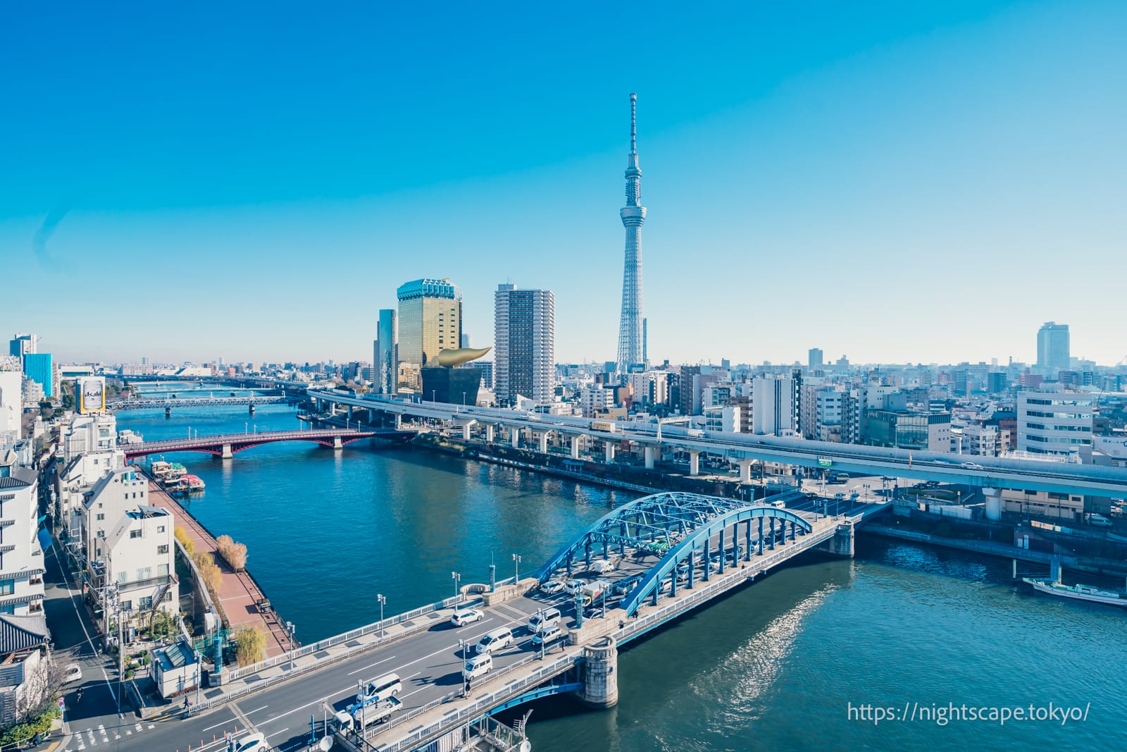 從 Wing International Select 淺草駒形眺望駒形大橋和東京晴空塔