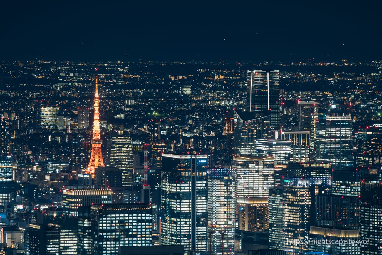 東京鐵塔亮燈