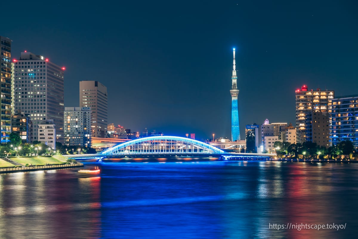從中央橋看永泰橋和東京晴空塔