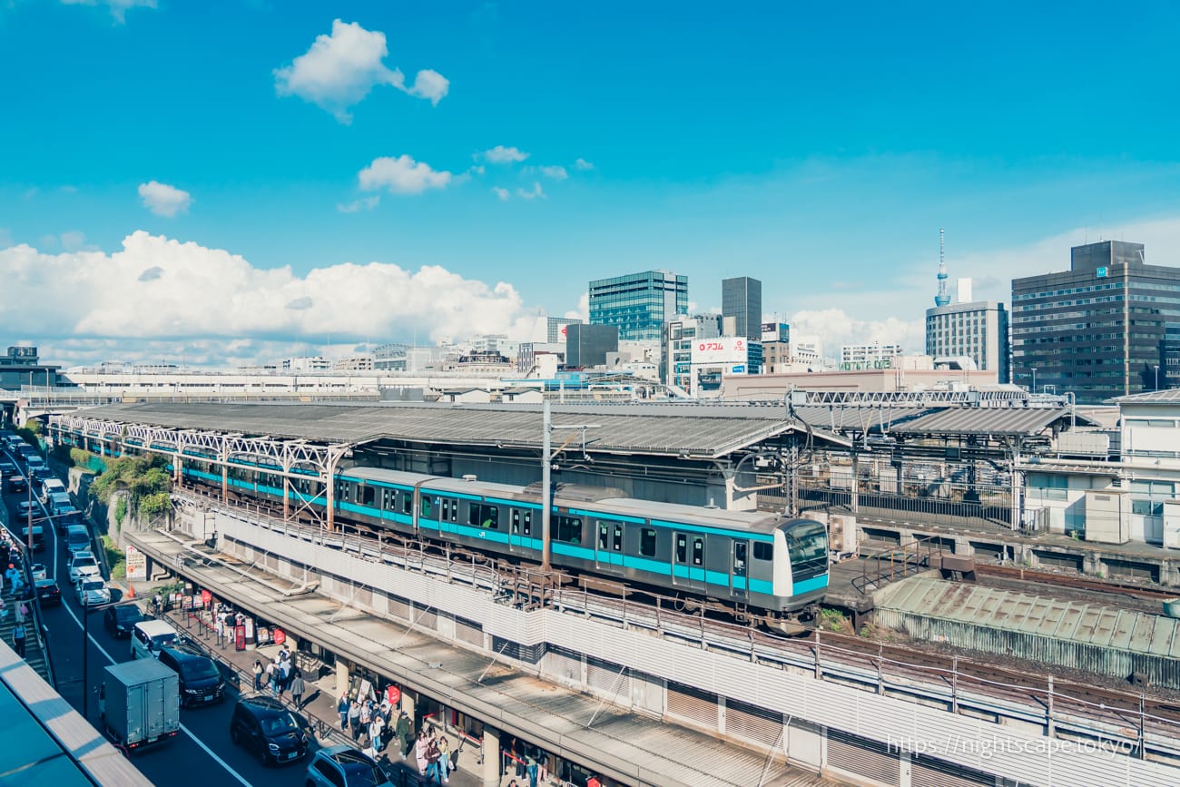 從上野森櫻花台看到的火車景色