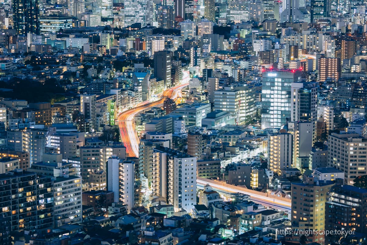 恵比寿ガーデンプレイス展望台から眺める首都高速道路