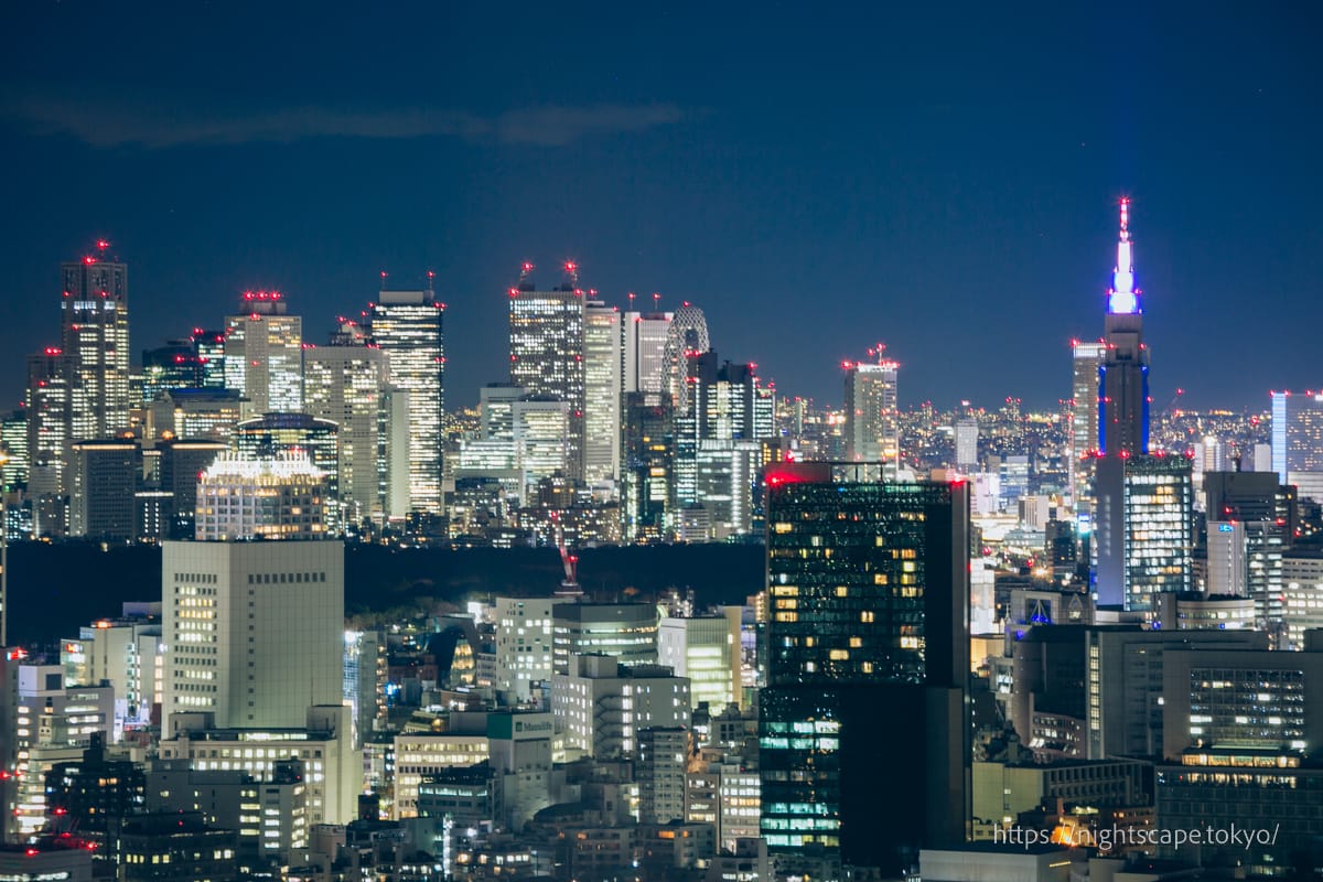 Night view toward Shinjuku from the Sky Lounge