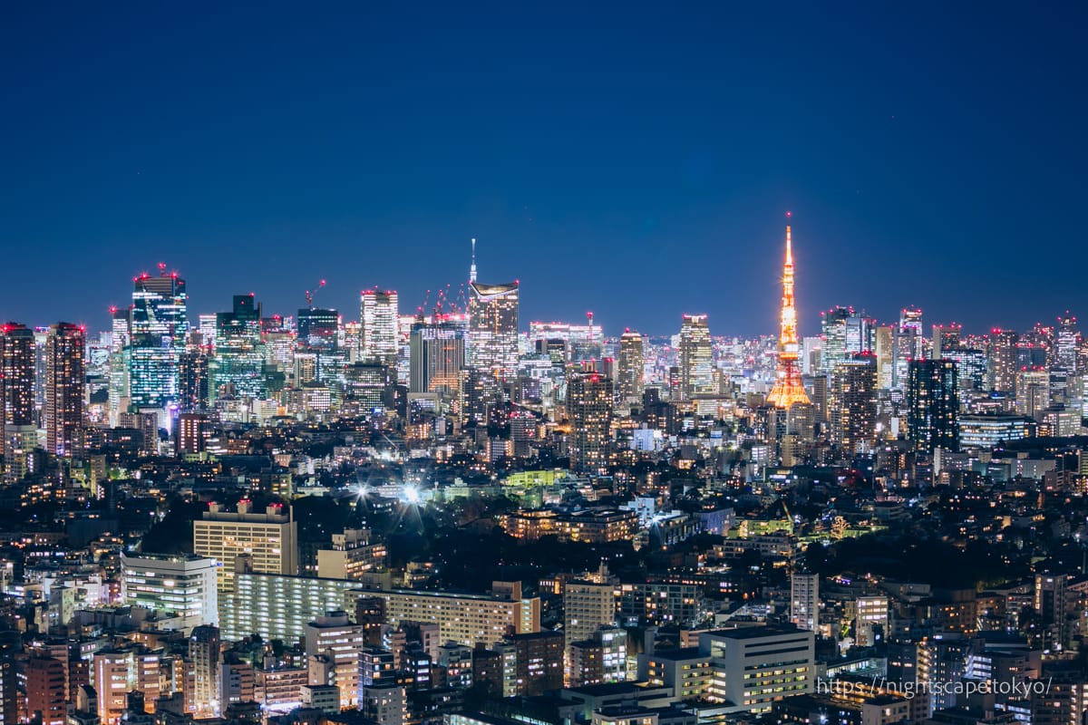 Night view toward Roppongi from the Sky Lounge