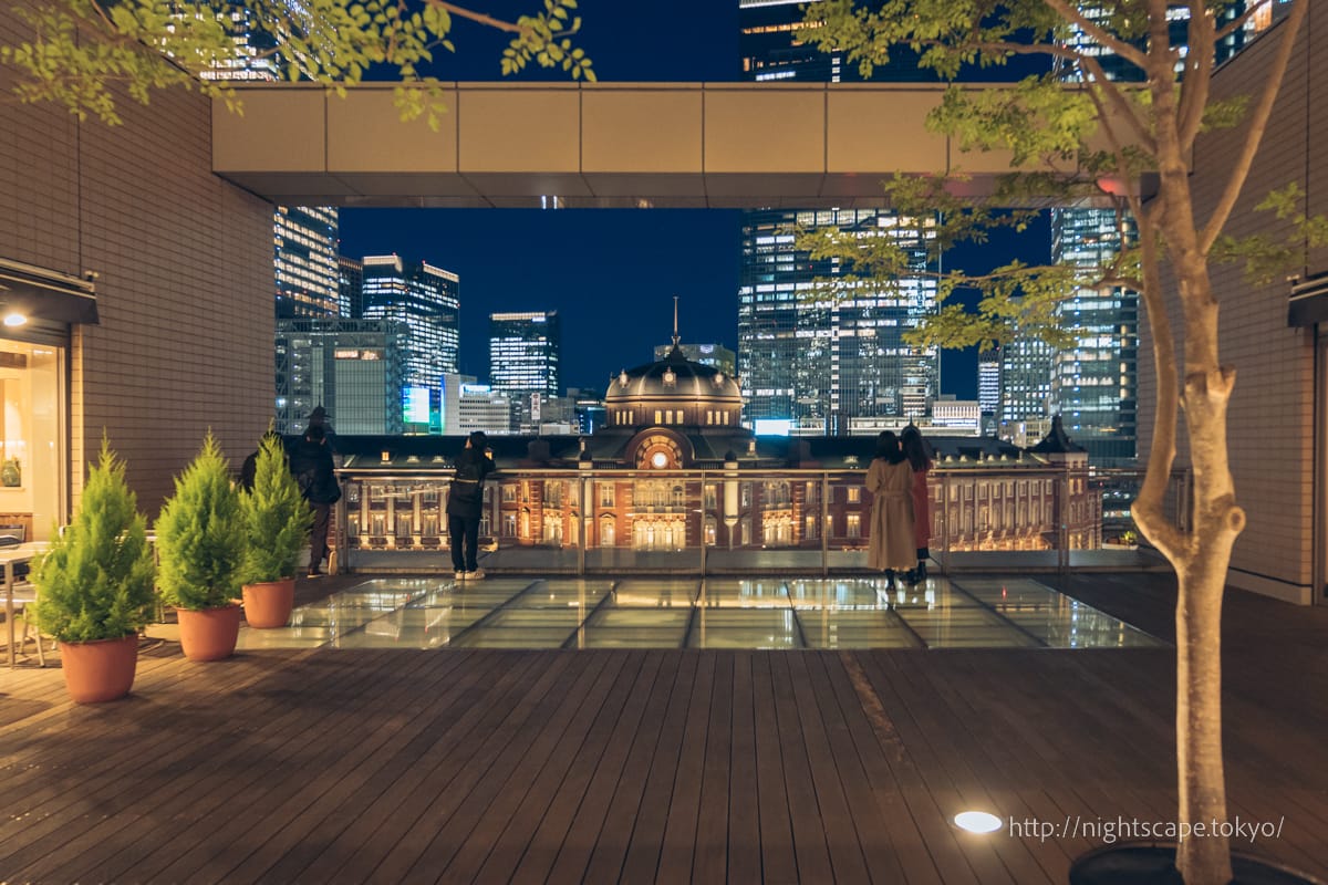 Atmosphere of the 5th floor observation deck of the Marunouchi Building