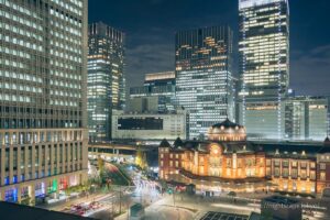 新丸ビル展望フロアから眺める東京駅の夜景
