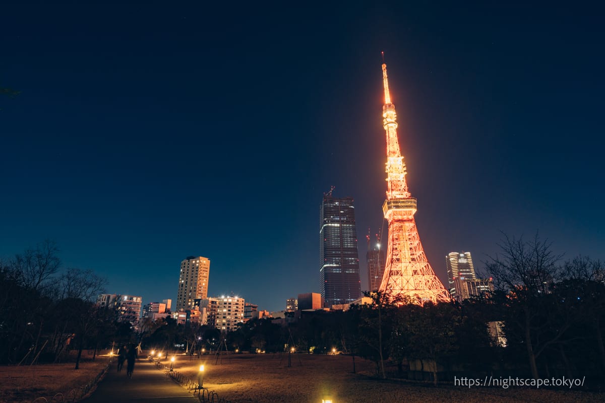プリンスパークタワー東京から眺める東京タワー