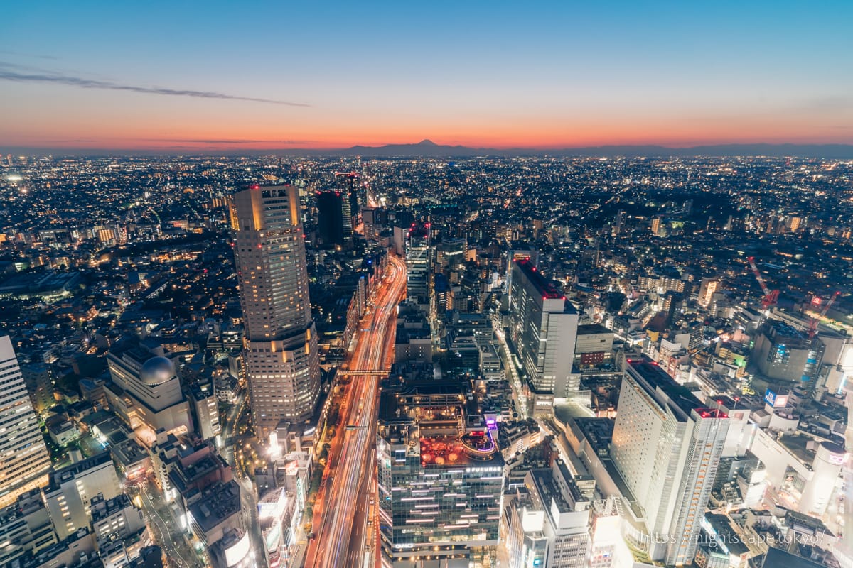 渋谷スクランブルスクエア展望台から眺める夕景