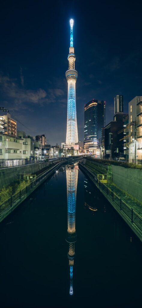 Tokyo Sky Tree water mirror（Free smartphone wallpaper）