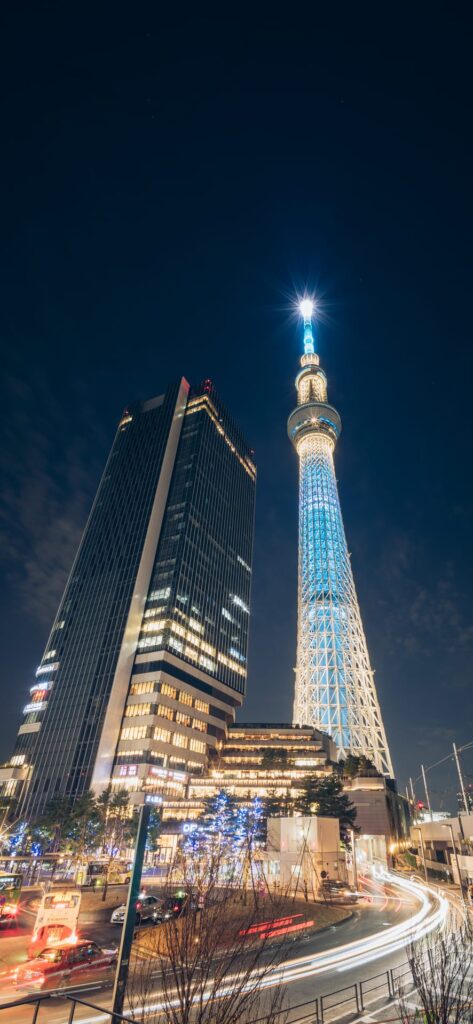 Tokyo Sky Tree lit up (free smartphone wallpaper)