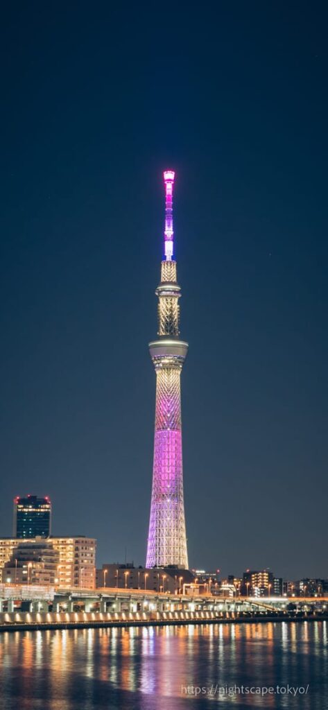 Tokyo Sky Tree lit up (free smartphone wallpaper)