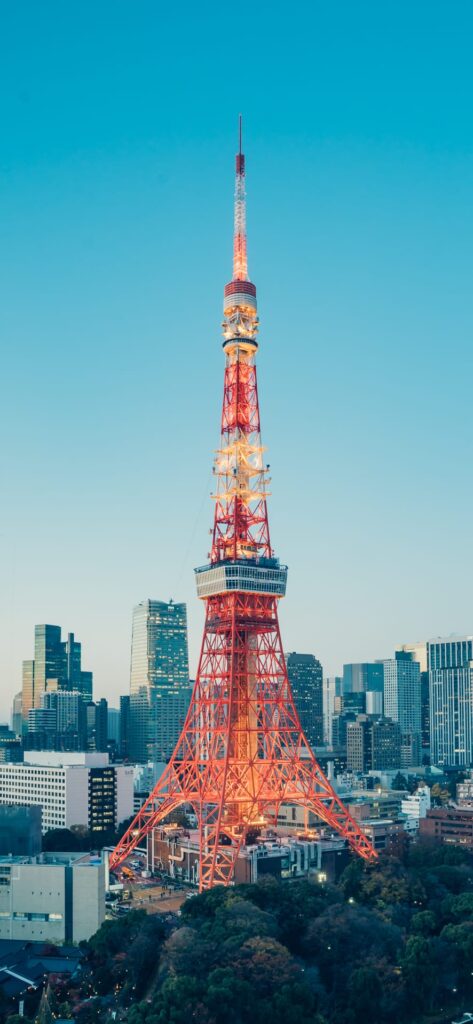 Tokyo Tower lit up (free smartphone wallpaper)