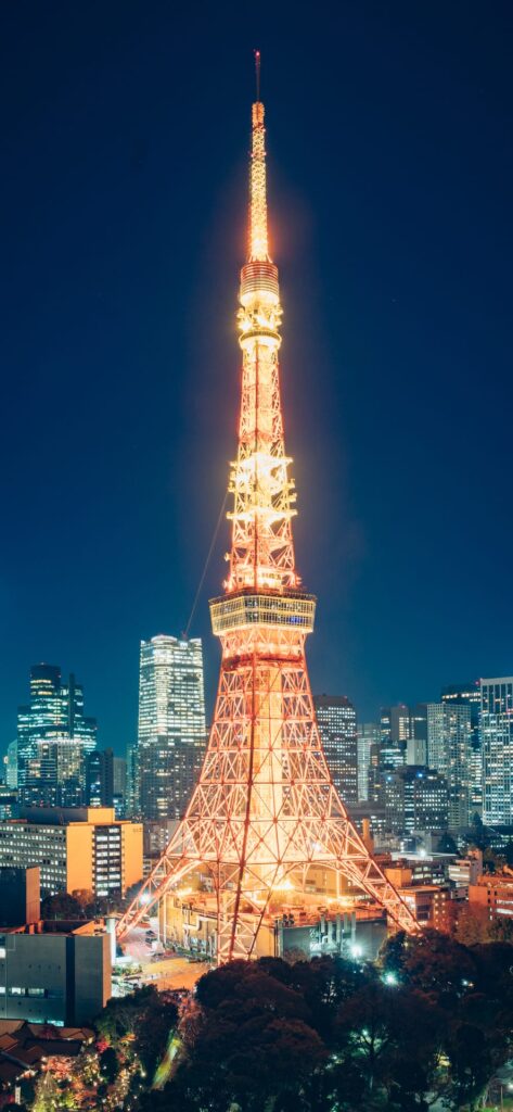 ライトアップされた東京タワー（無料のスマホ壁紙）