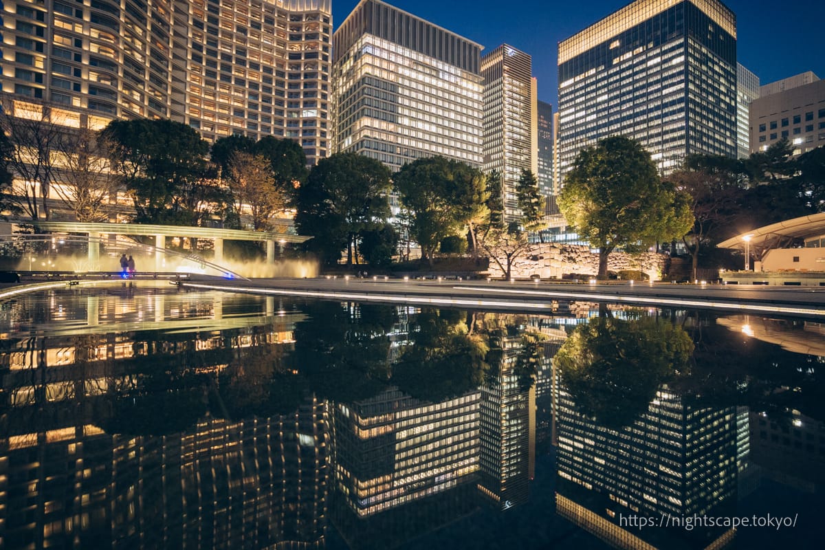 Reflection at Wadakura Fountain Park