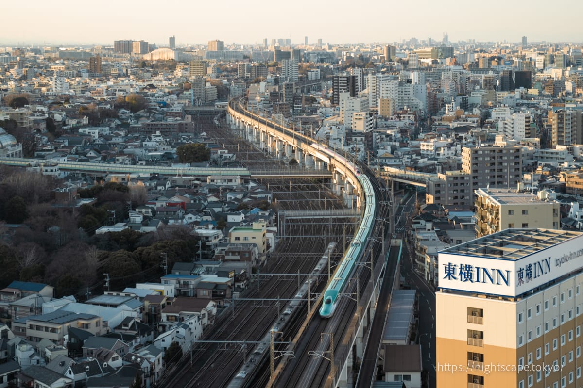 Trains running on the Toei Arakawa Line