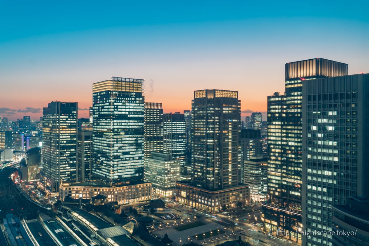 Skyscrapers in the Marunouchi area, including KITTE Marunouchi and Shin-Marunouchi buildings.