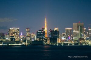 ライトアップされる東京タワー（ノースルート）