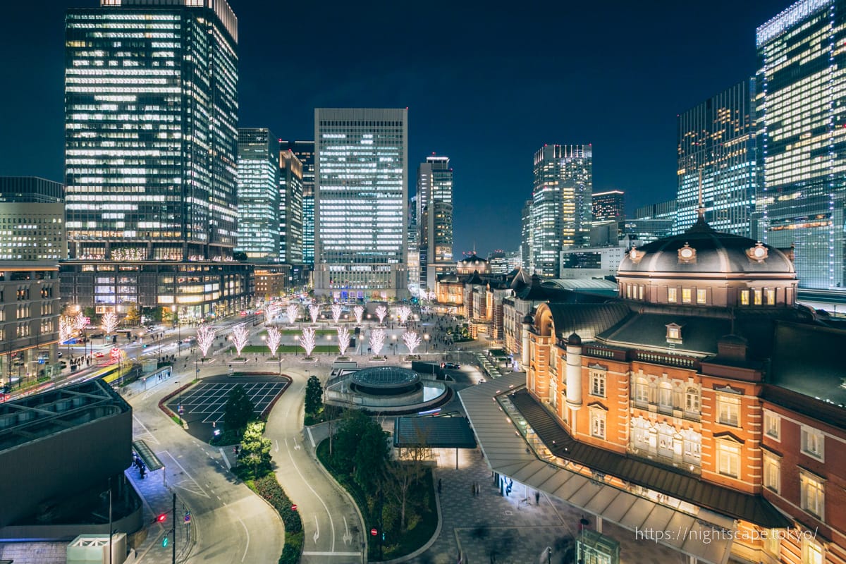 Illuminated Tokyo Station viewed from the KITTE rooftop garden