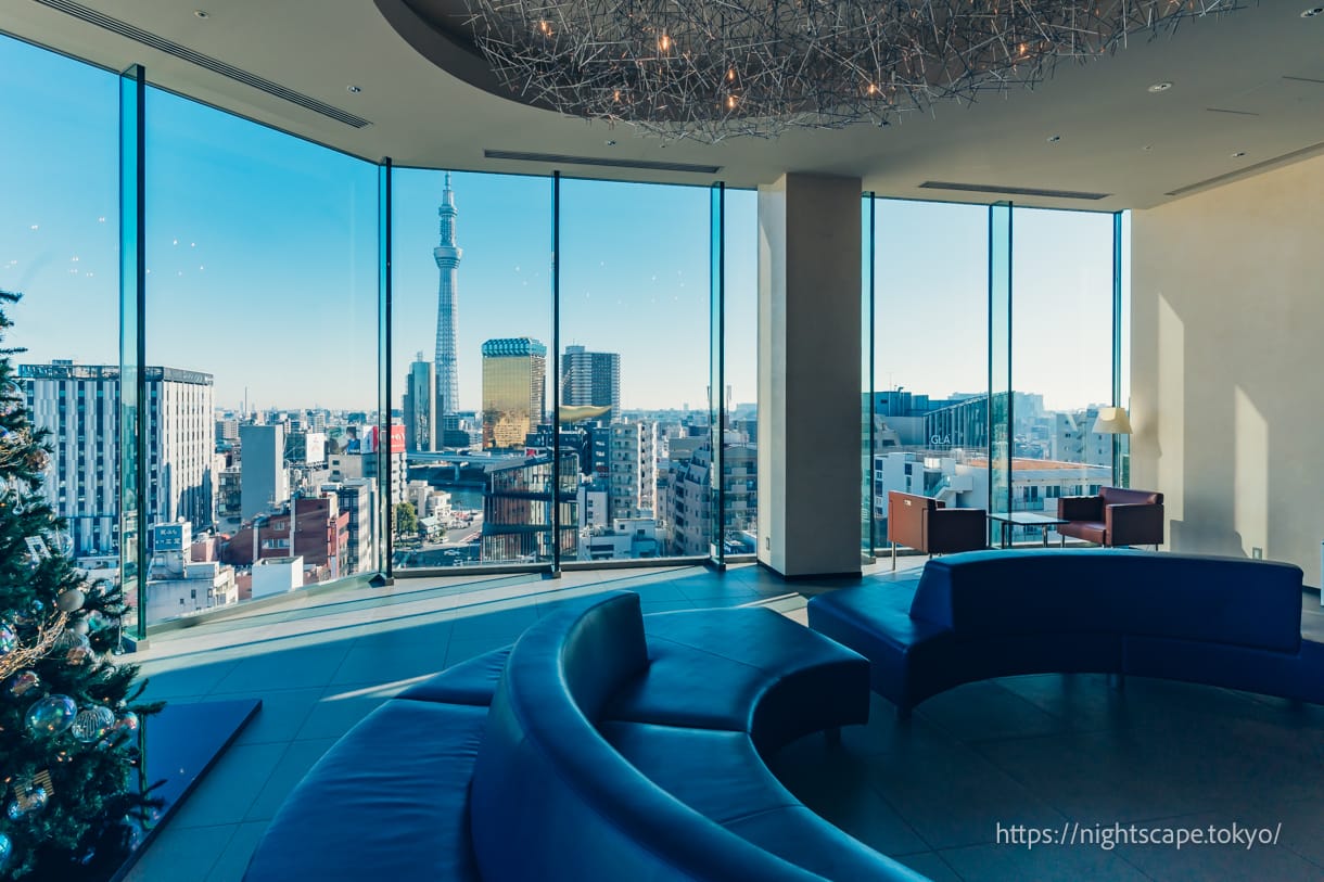 Observation space on the 13th floor of The Gate Hotel Raimon by HULIC
