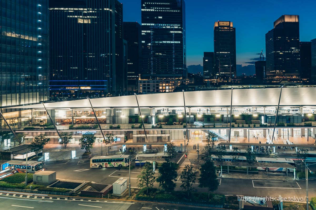 YAESU TERRACEから眺める東京駅八重洲口の雰囲気