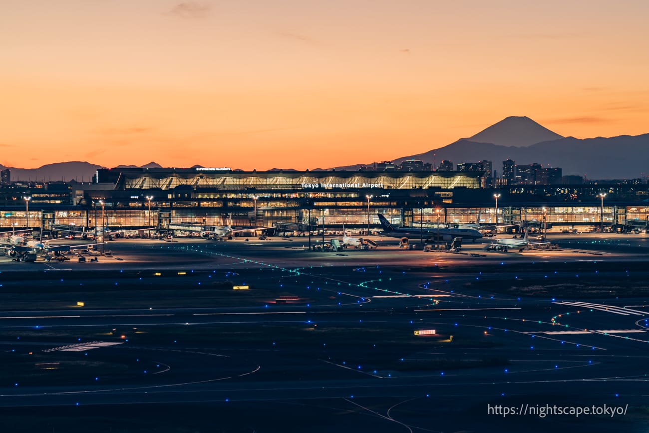 羽田空港第一ターミナル 展望デッキの夜景