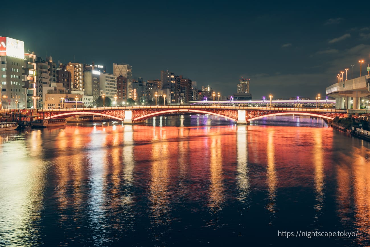 駒形橋から眺める吾妻橋