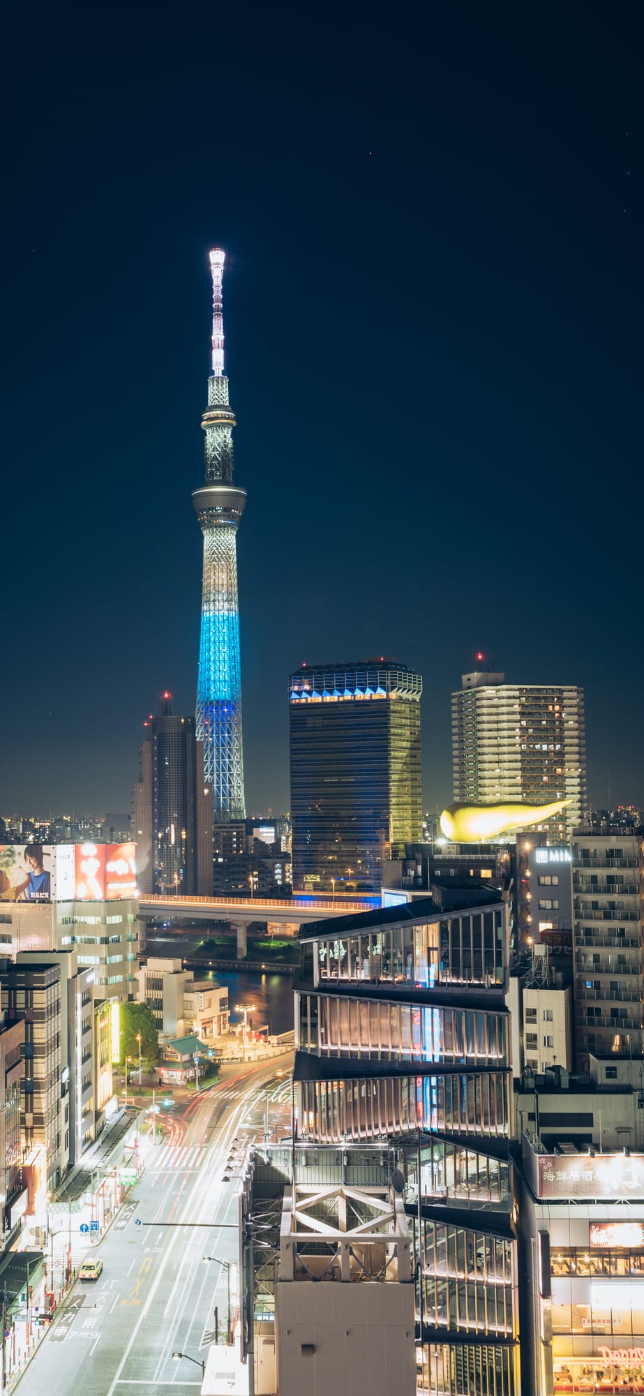 ライトアップされる東京スカイツリー