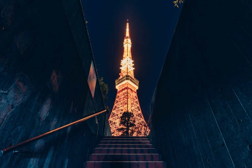 東京タワー 地下駐車場の階段から撮影した夜景