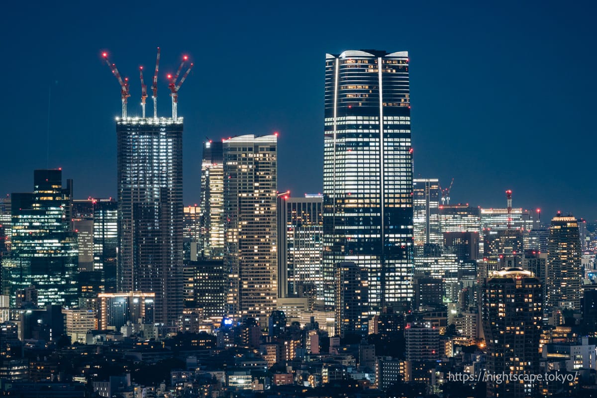 麻布台ヒルズと虎ノ門方面の夜景