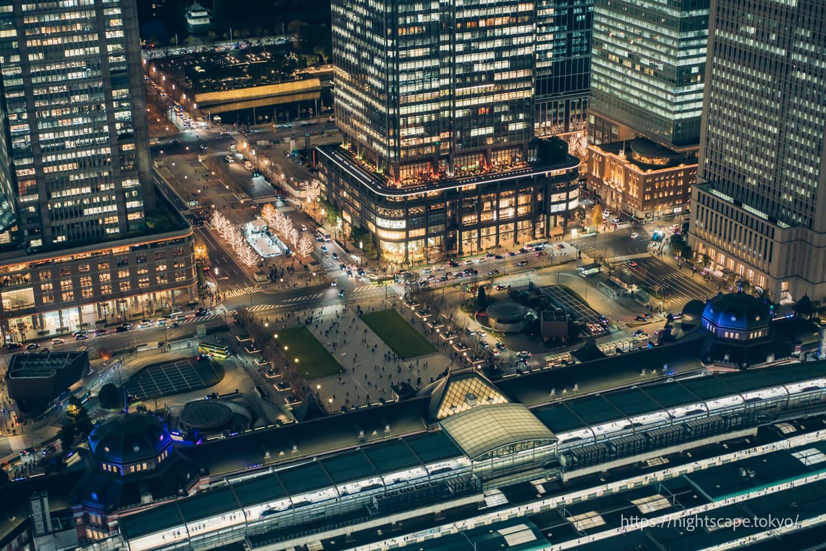 東京駅丸の内駅前広場周辺の夜景