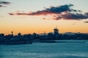 横浜ベイブリッジスカイラウンジから眺める夕景